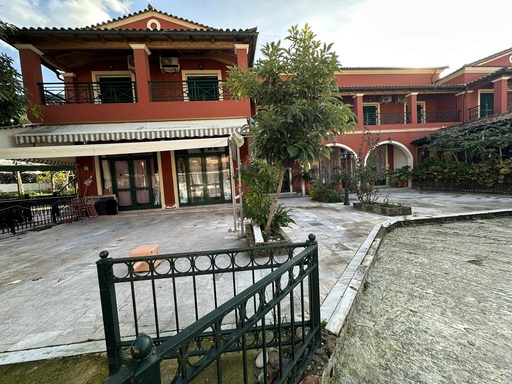 photo1