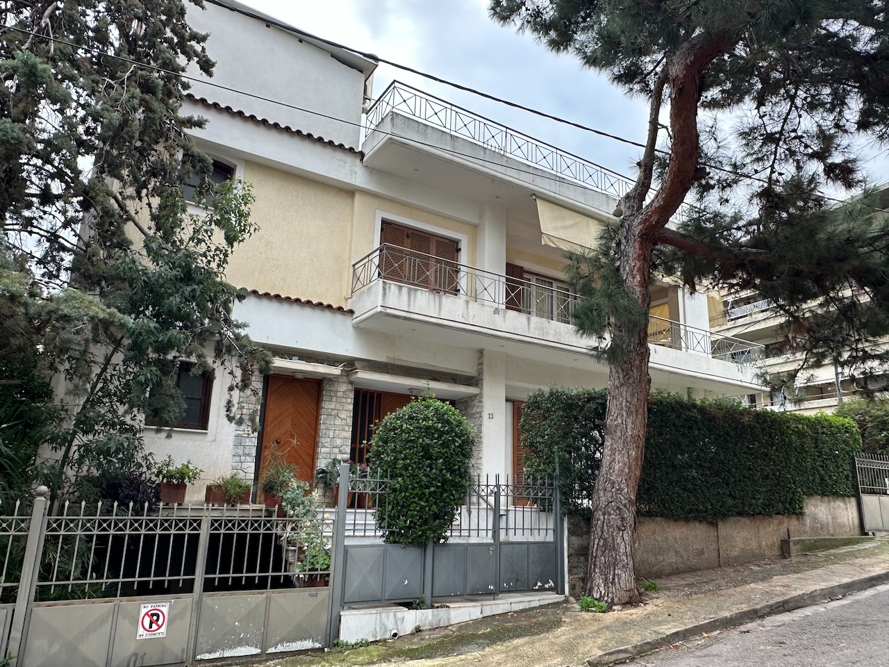 photo1