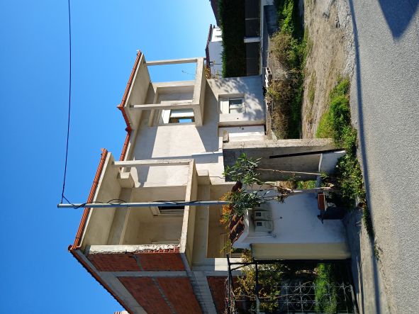 Οικόπεδο με κτίσμα  σε πλειστηριασμό Δήμος Σιθωνίας