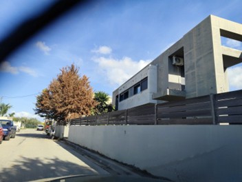 photo1