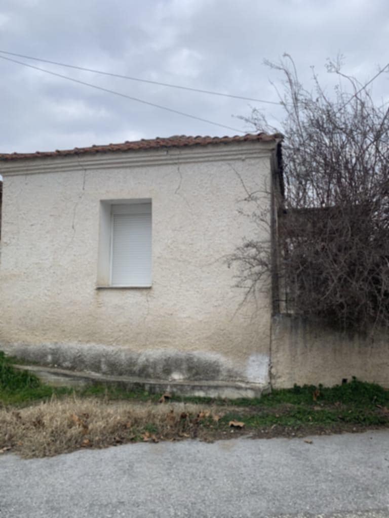 Οικόπεδο με κτίσμα  σε πλειστηριασμό Δήμος Φαρκαδόνας