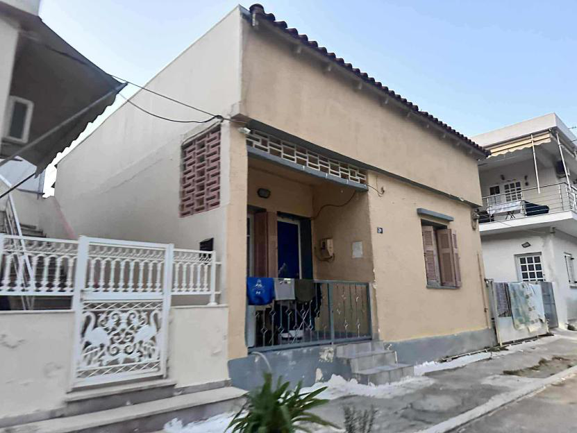 Οικόπεδο με κτίσμα  σε πλειστηριασμό Δήμος Σικυωνίων