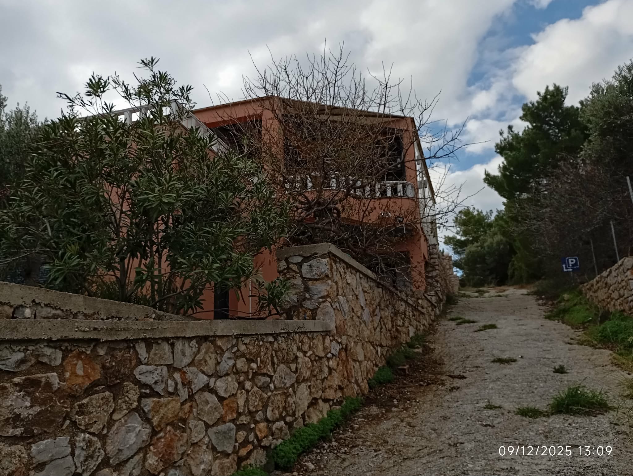 Οικόπεδο με κτίσμα  σε πλειστηριασμό Δήμος Χίου