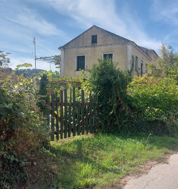 Οικόπεδο με κτίσμα  σε πλειστηριασμό Municipality of Corfu