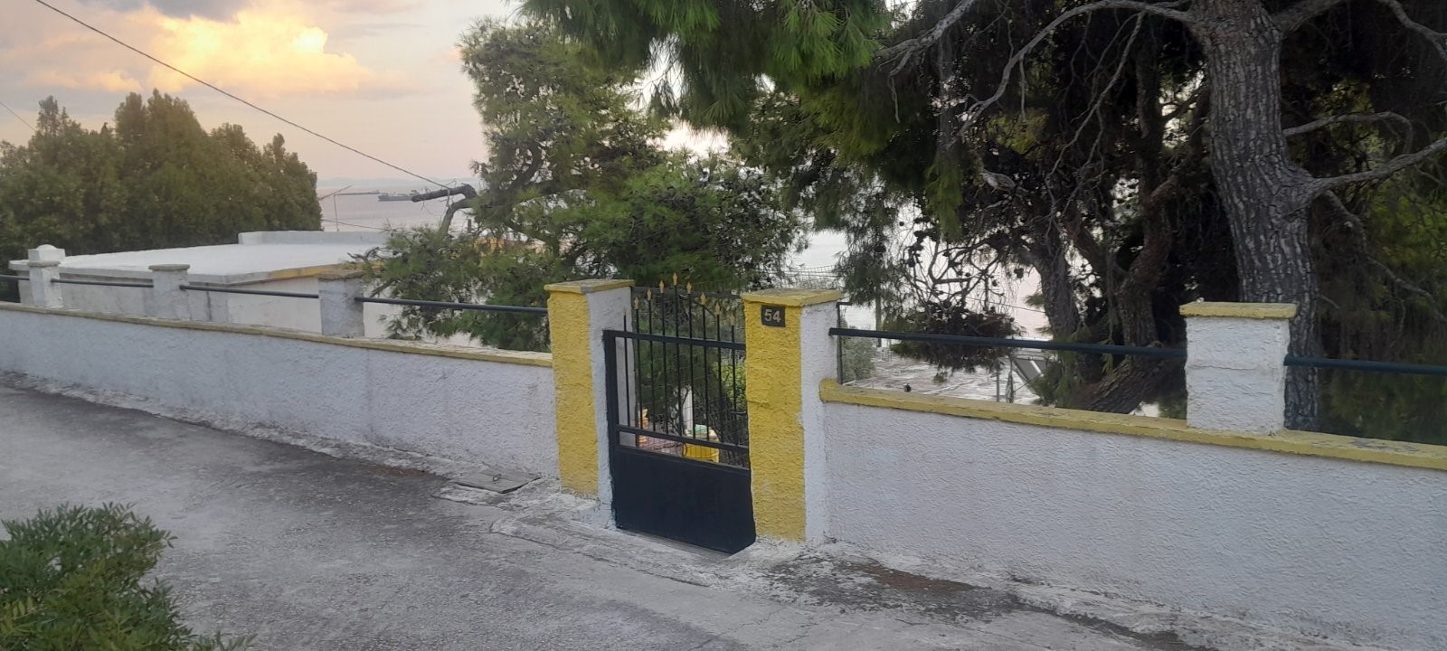 Οικόπεδο με κτίσμα  σε πλειστηριασμό Δήμος Σαλαμίνας