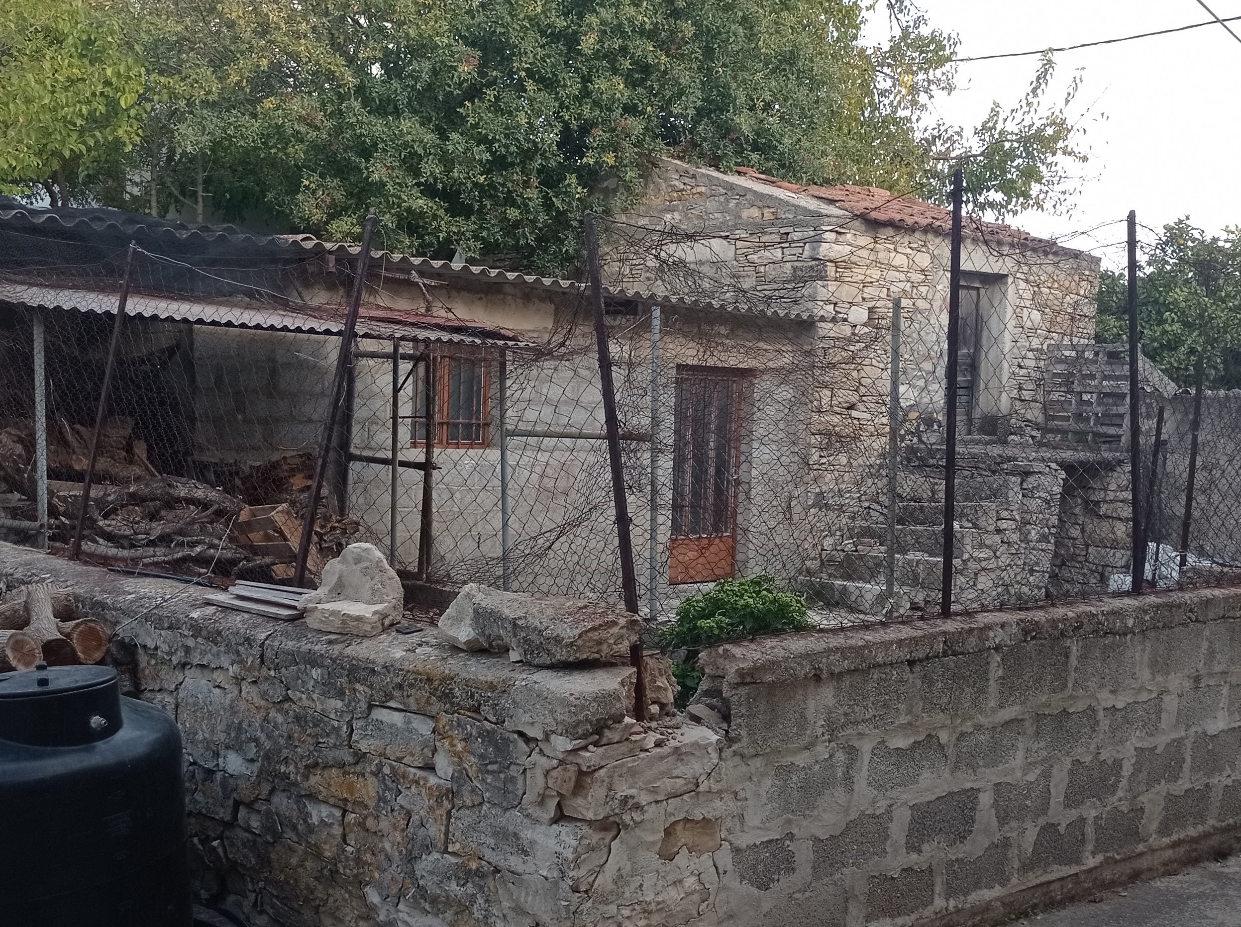 Οικόπεδο με κτίσμα  σε πλειστηριασμό Δήμος Χίου