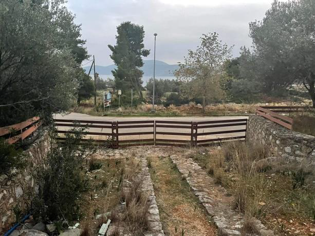 Αγροτεμάχιο με κτίσμα 2145.94 τ.μ. σε πλειστηριασμό Δήμος Κορινθίων