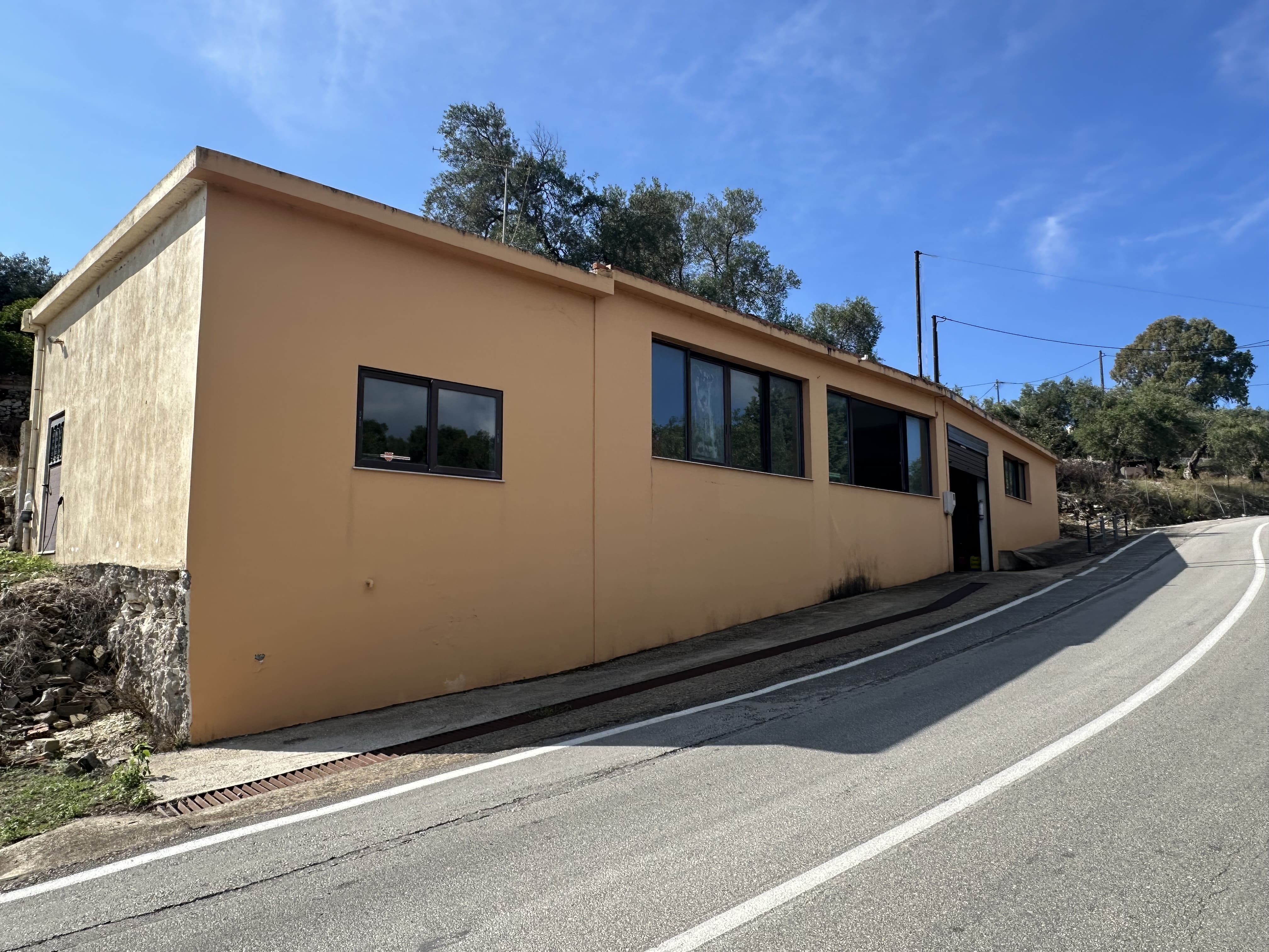 Οικόπεδο με κτίσμα  σε πλειστηριασμό Δήμος Παξών