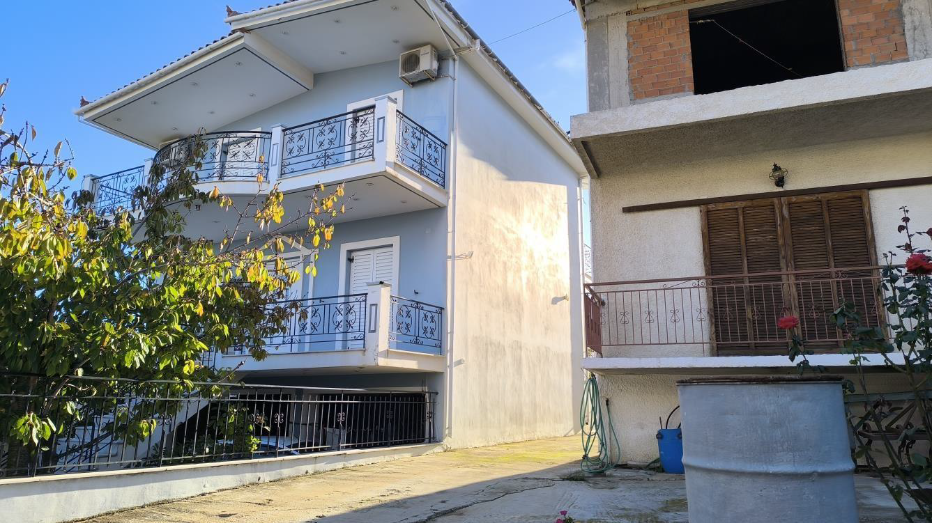 Οικόπεδο με κτίσμα  σε πλειστηριασμό Municipality of Velos - Vochas