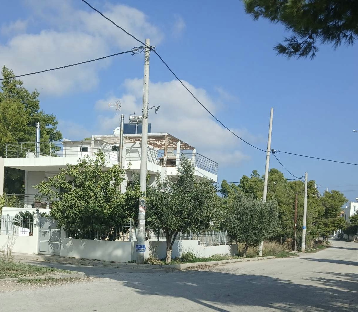 Οικόπεδο με κτίσμα  σε πλειστηριασμό Δήμος Σπάτων - Αρτέμιδος