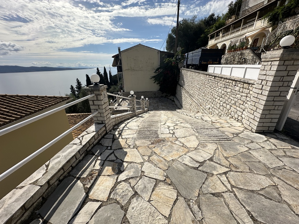 Οικόπεδο με κτίσμα  σε πλειστηριασμό Municipality of Corfu