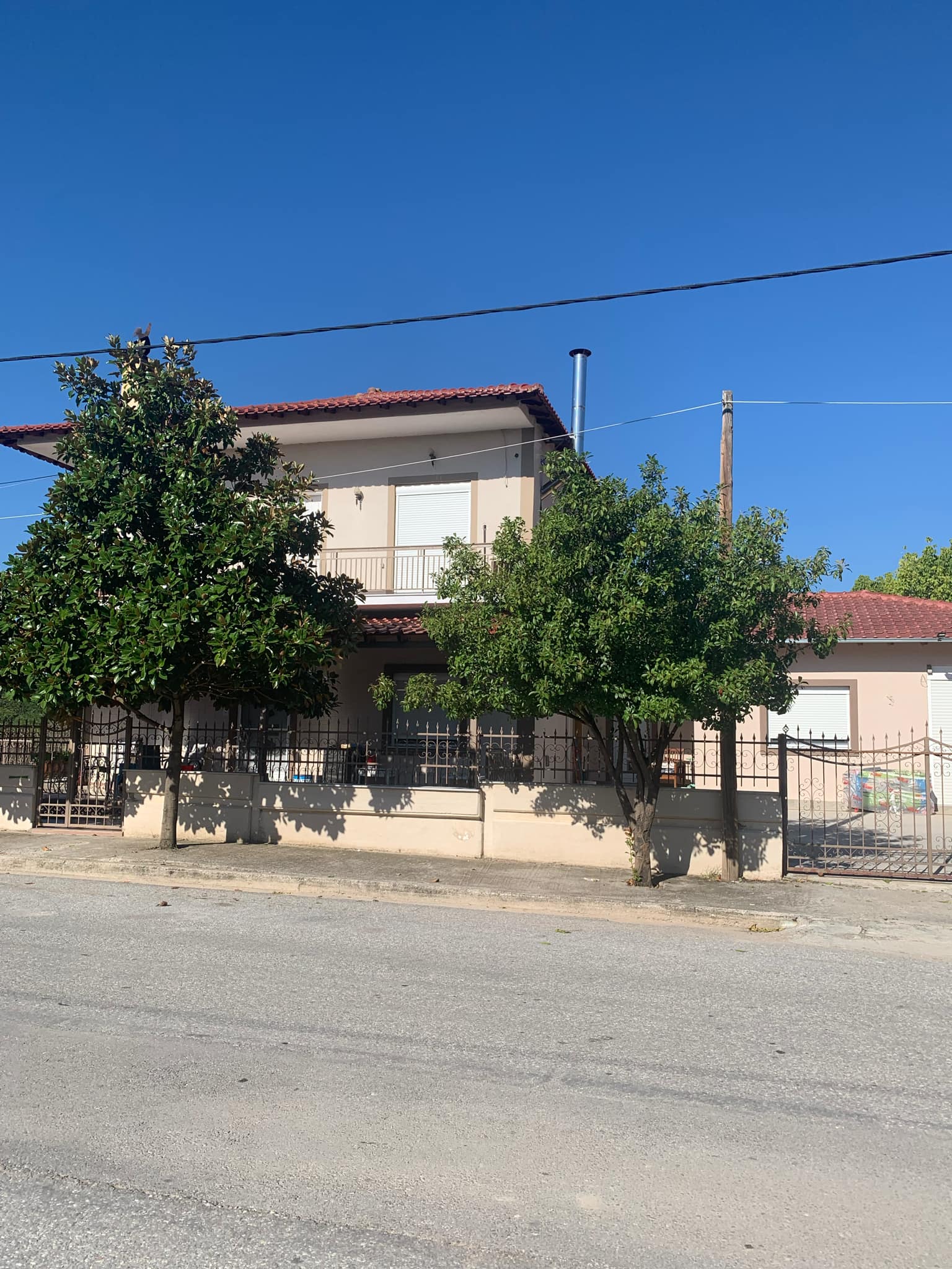 Οικόπεδο με κτίσμα  σε πλειστηριασμό Δήμος Φαρκαδόνας