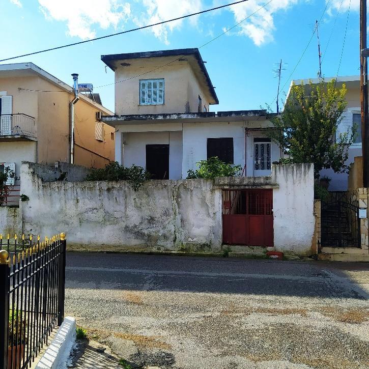 Οικόπεδο με κτίσμα  σε πλειστηριασμό Δήμος Μεσσήνης