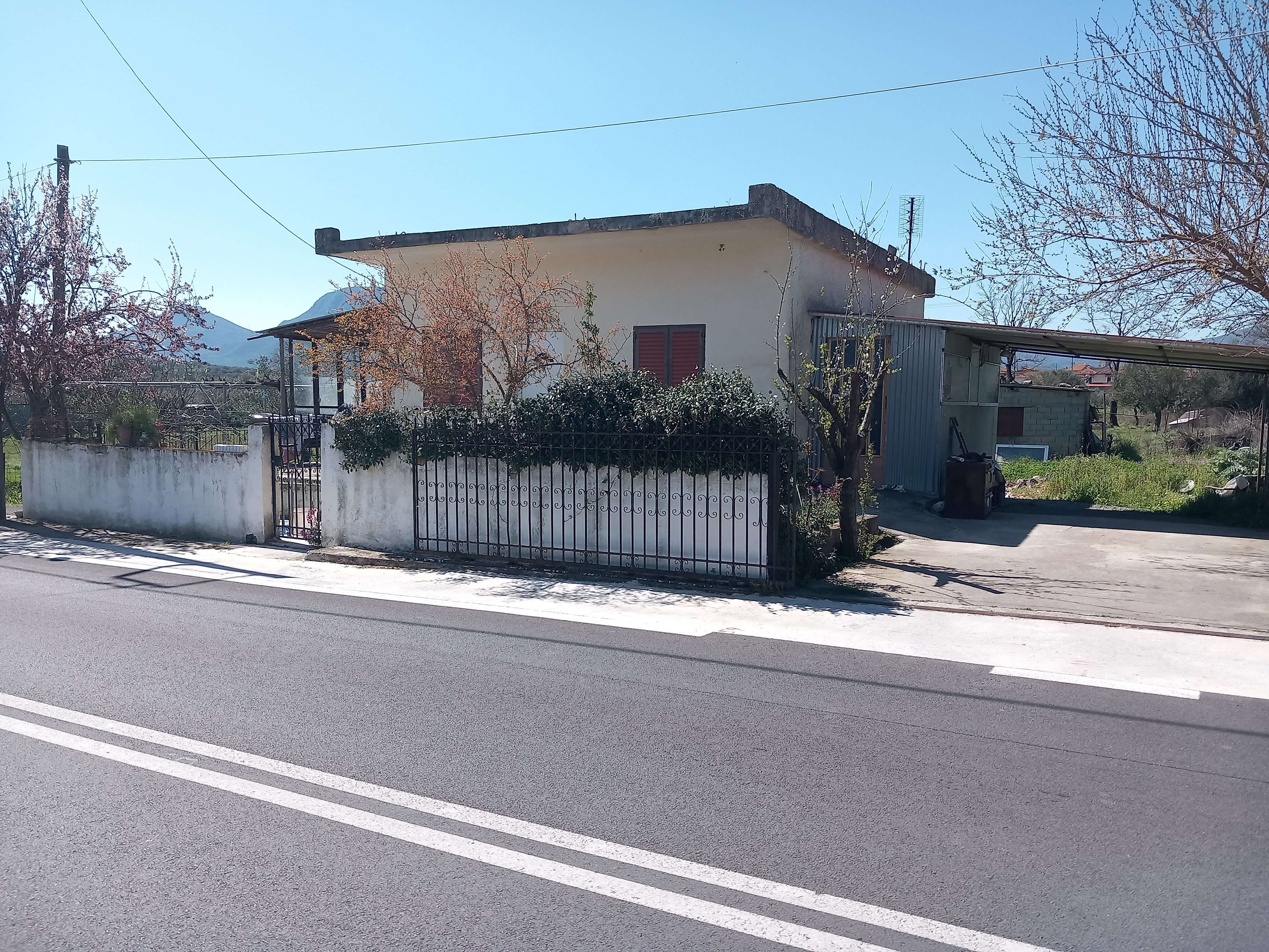 Οικόπεδο με κτίσμα  σε πλειστηριασμό Δήμος Οιχαλίας