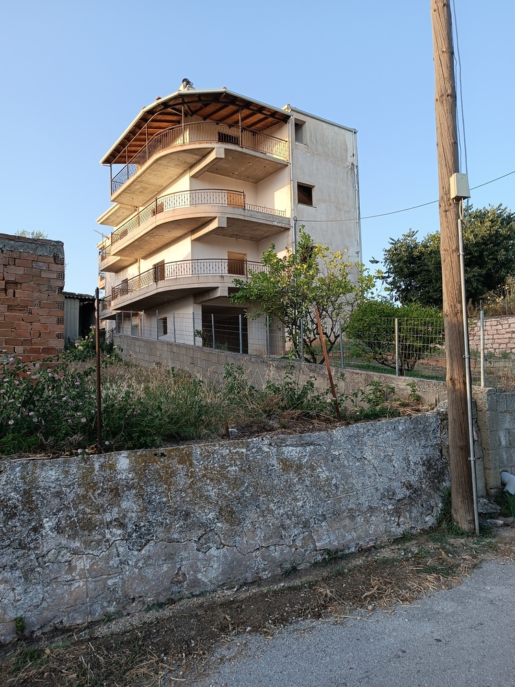 Οικόπεδο με κτίσμα  σε πλειστηριασμό Δήμος Ηγουμενίτσας