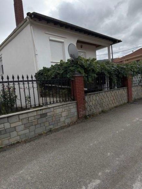 Οικόπεδο με κτίσμα  σε πλειστηριασμό Δήμος Βοίου