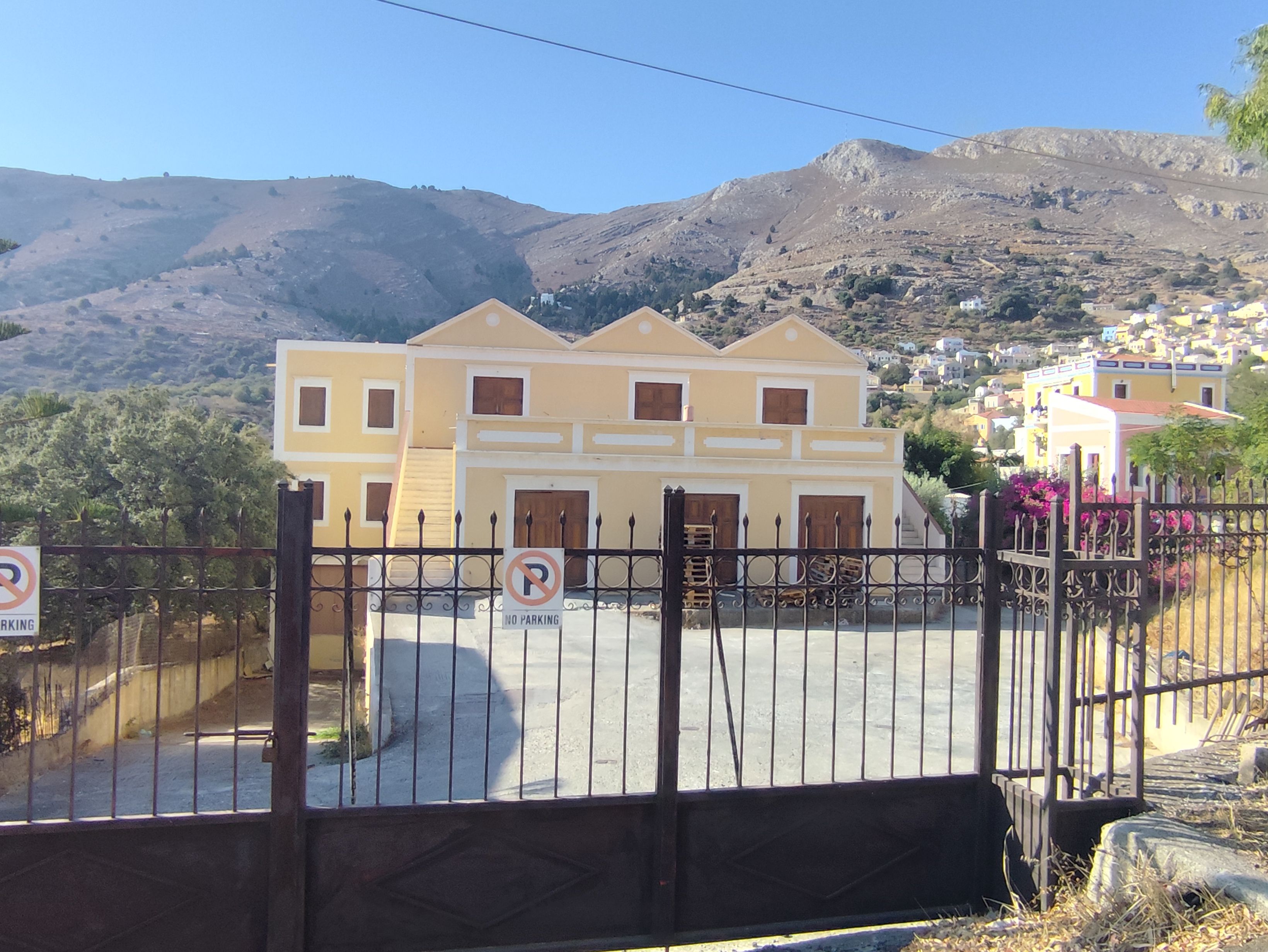 Οικόπεδο με κτίσμα  σε πλειστηριασμό Δήμος Σύμης