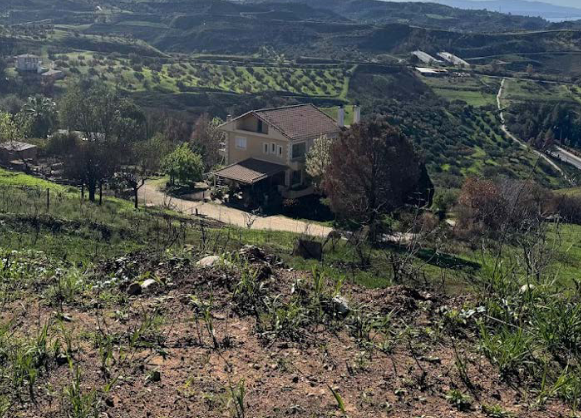 Αγροτεμάχιο με κτίσμα  σε πλειστηριασμό Δήμος Πατρέων