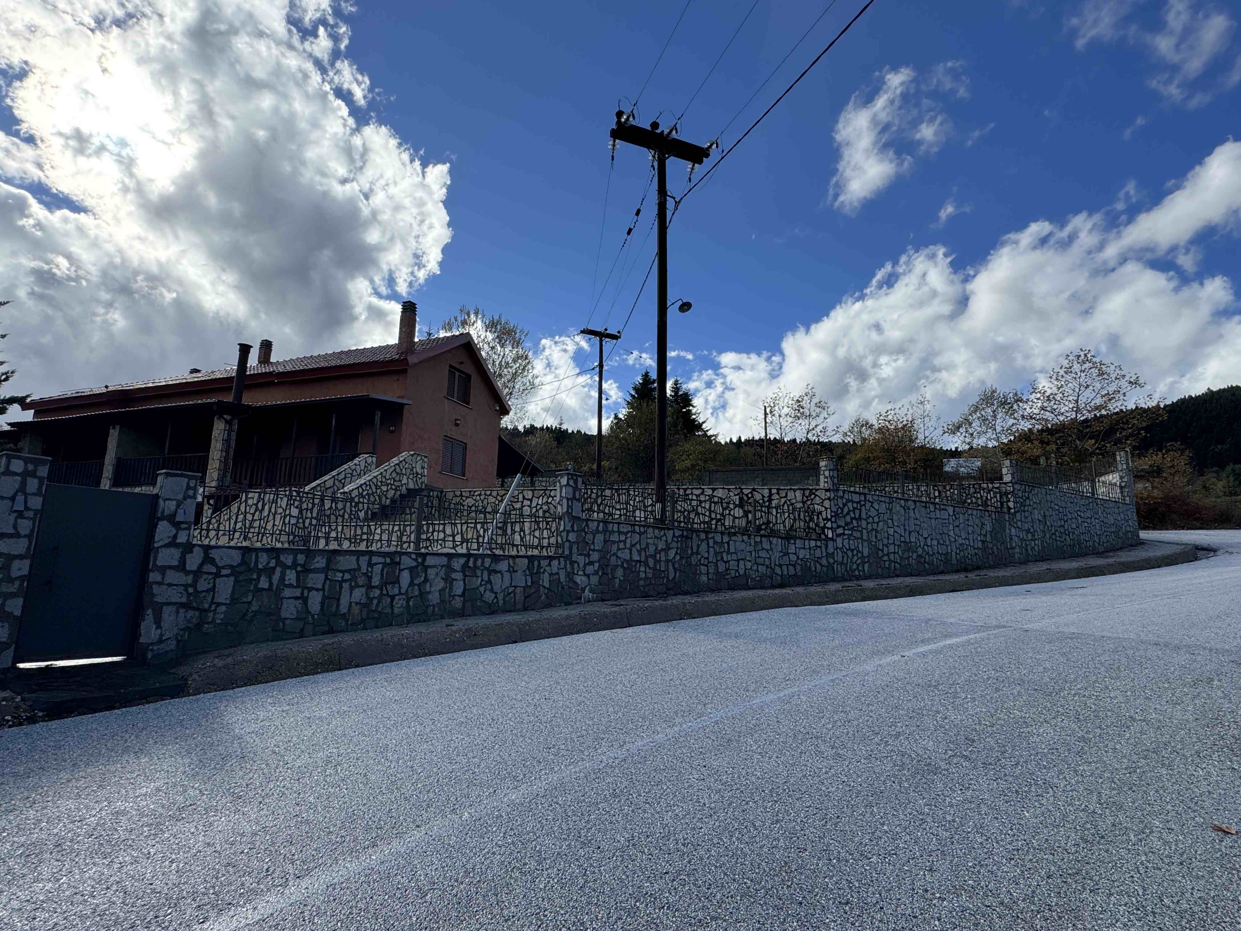 Οικόπεδο με κτίσμα  σε πλειστηριασμό Δήμος Πύλης