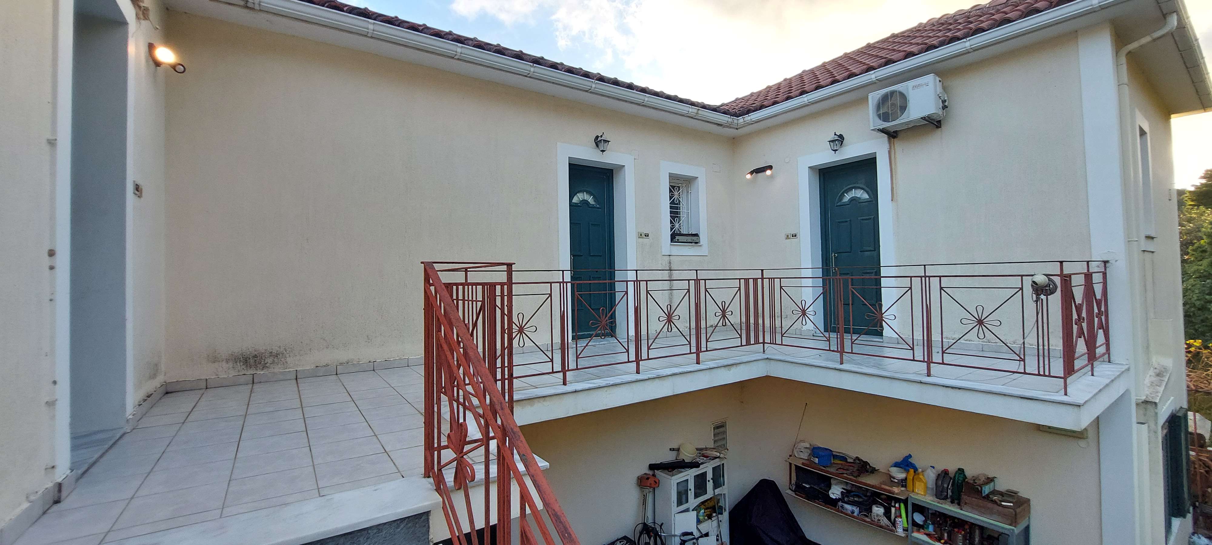 Οικόπεδο με κτίσμα  σε πλειστηριασμό Δήμος Κεφαλονιάς