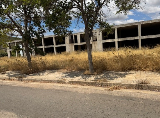 Οικόπεδο με κτίσμα  σε πλειστηριασμό Δήμος Μαραθώνος