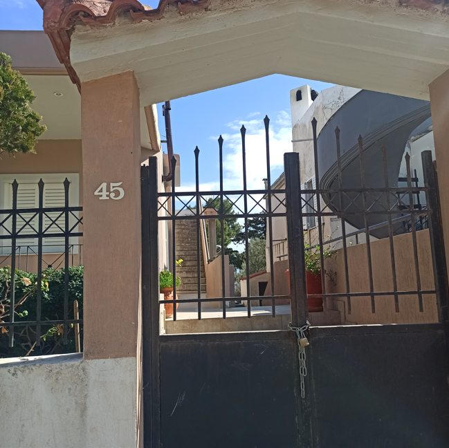 Οικόπεδο με κτίσμα  σε πλειστηριασμό Δήμος Σπάτων - Αρτέμιδος