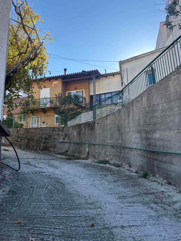 Οικόπεδο με κτίσμα  σε πλειστηριασμό Δήμος Αμαρίου