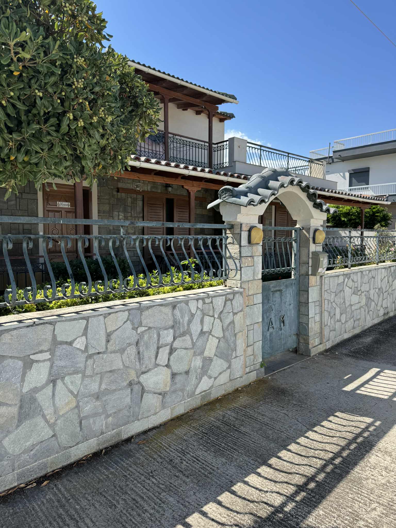 Οικόπεδο με κτίσμα  σε πλειστηριασμό Municipality of Velos - Vochas