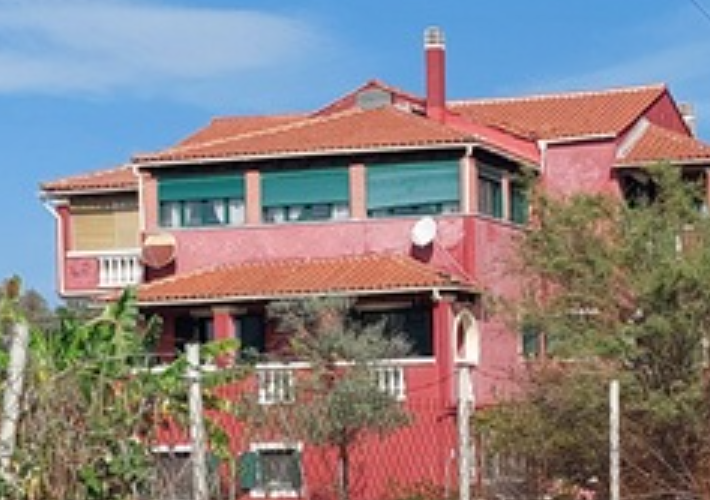 Μονοκατοικία 309 τ.μ.  με χώρο στάθμευσης