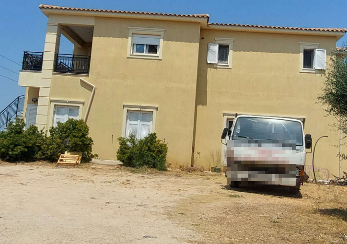 Μονοκατοικία 406 τ.μ. και χώρος στάθμευσης