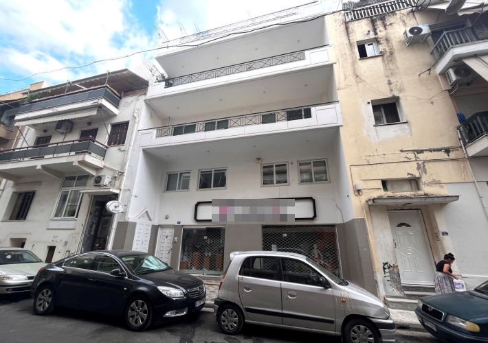 Επαγγελματικό κτήριο 633 τ.μ.