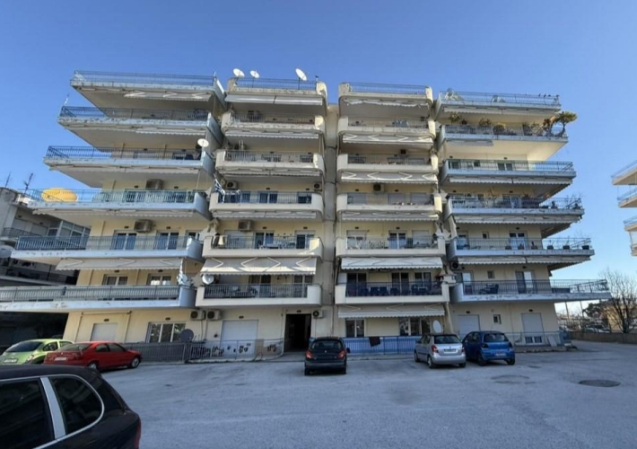 Διαμέρισμα 99 τ.μ. και θέση στάθμευσης