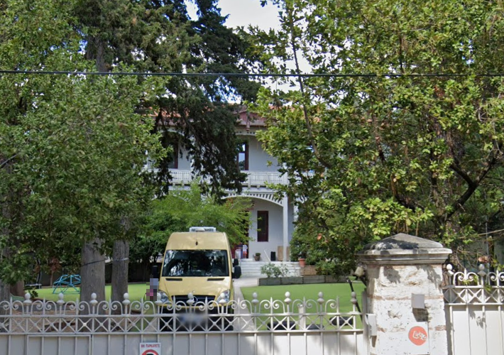 Επαγγελματικό κτήριο 1.134 τ.μ.