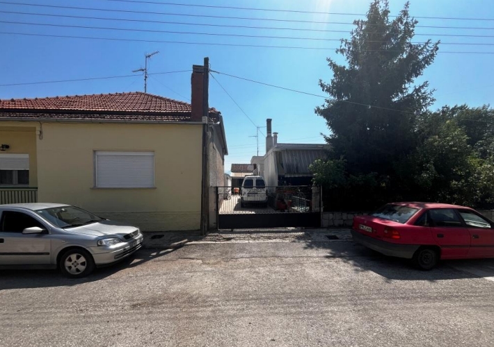 Μονοκατοικία 155 τ.μ. με αποθήκη 56 τ.μ.