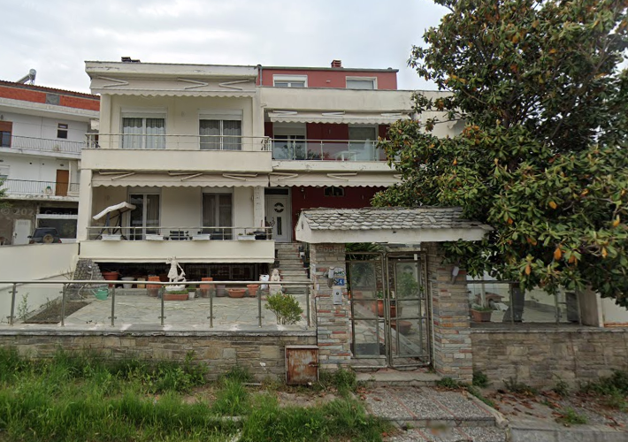 Διαμέρισμα 176 τ.μ. και χώρος 20 τ.μ.