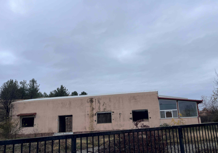 Κατάστημα 528 τ.μ. με υπόγειο 121 τ.μ.