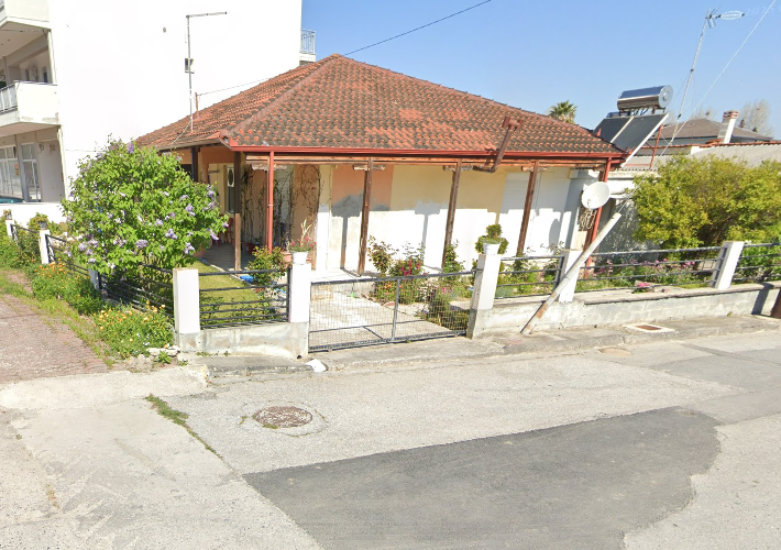 Μονοκατοικία 99 τ.μ. και αποθήκη 45 τ.μ.