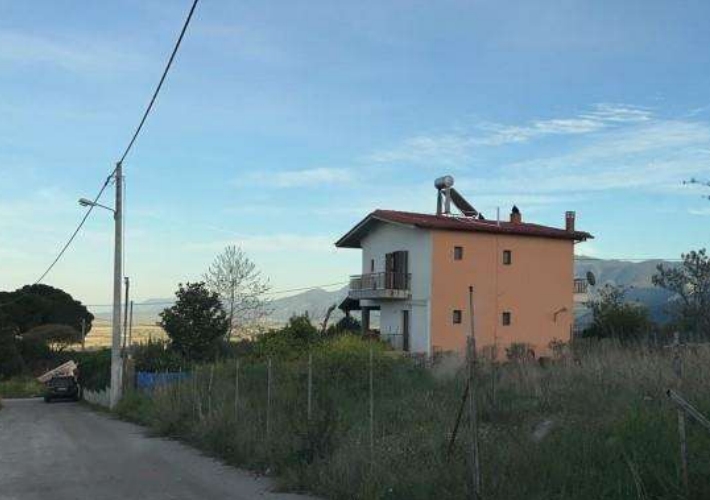 Μονοκατοικία 240 τ.μ.