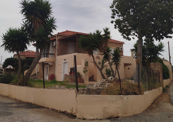 Μονοκατοικίες 309 τ.μ. με χώρο στάθμευσης