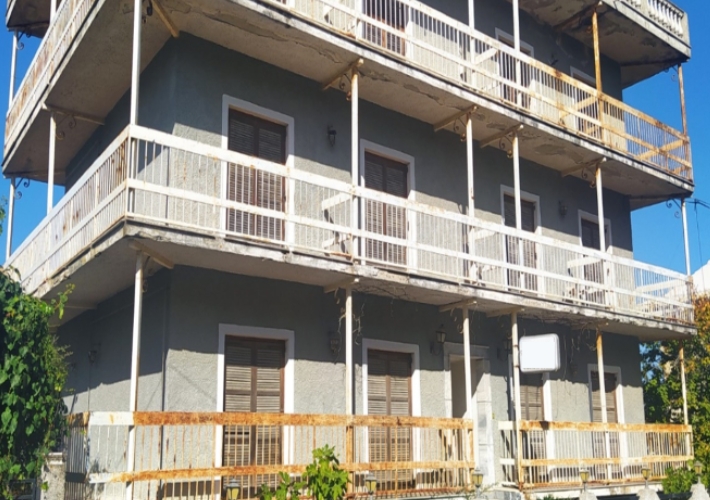 Ξενοδοχειακή μονάδα 979 τ.μ. με πισίνα