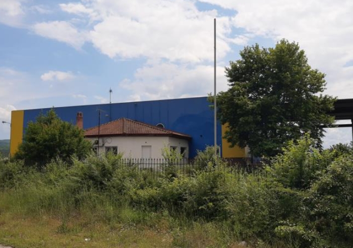 Βιοτεχνικός χώρος 490 τ.μ. με βοηθητικό χώρο 180 τ.μ.