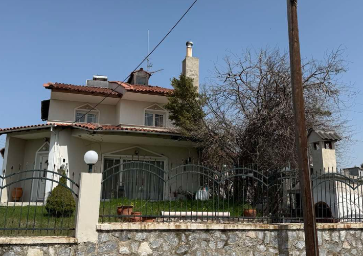 Μονοκατοικία 320 τ.μ. με χώρο στάθμευσης