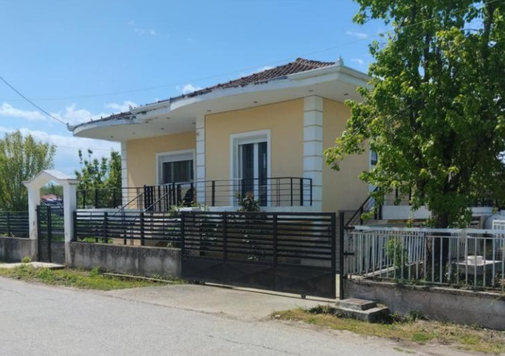 Μονοκατοικία 109 τ.μ. με αποθήκη 75 τ.μ.