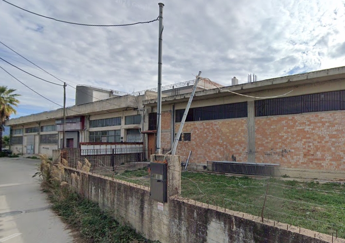 Επαγγελματικό κτήριο 1.733 τ.μ.