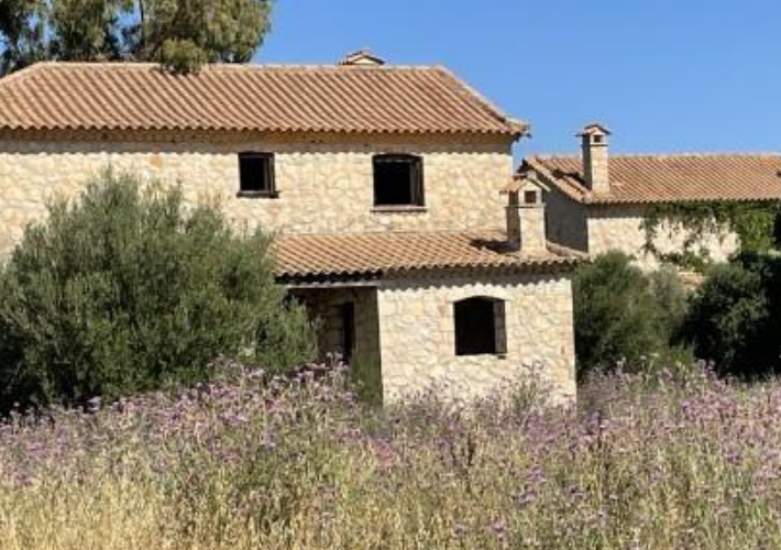 Ημιτελείς μονοκατοικίες 240 τ.μ.