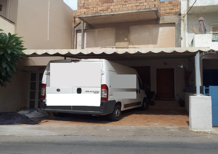 Ημιτελές κτήριο 192 τ.μ. με θέση στάθμευσης