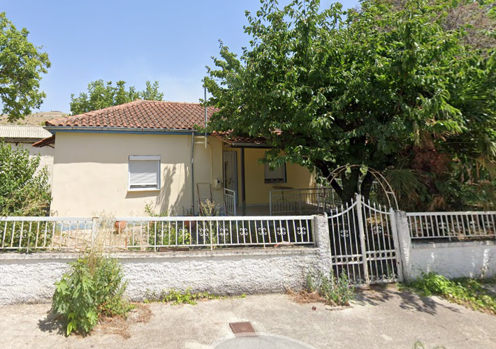 Μονοκατοικία 60 τ.μ. με αποθήκη 177 τ.μ.