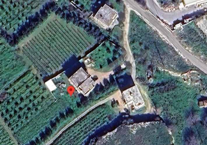 Μονοκατοικία 250 τ.μ. και αποθήκη 15 τ.μ.