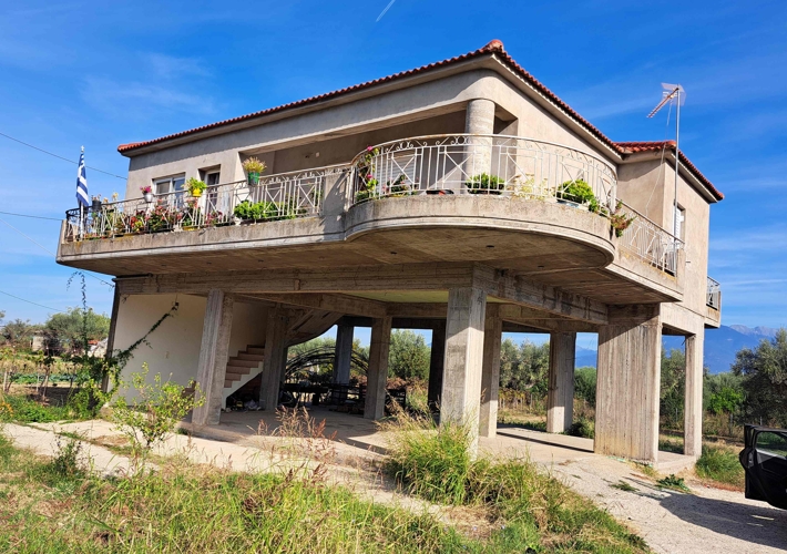 Ημιτελής μονοκατοικία 220 τ.μ.