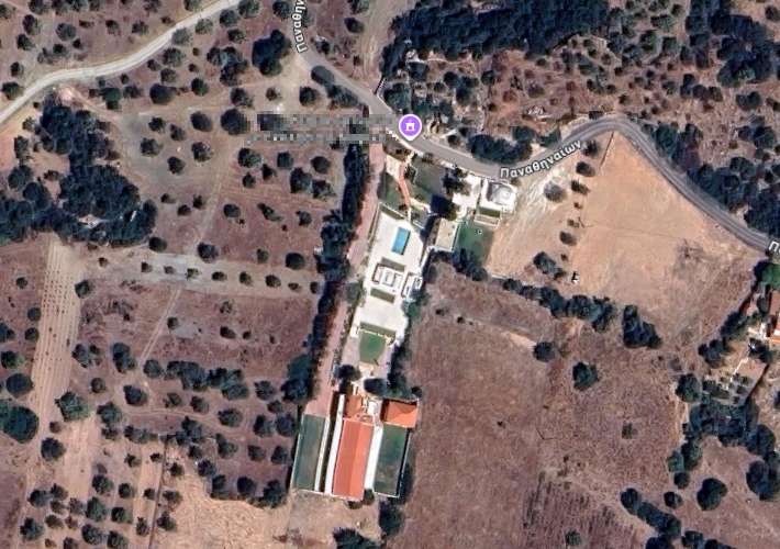 Επαγγελματικός χώρος 822 τ.μ. με πισίνα και χώρο στάθμευσης